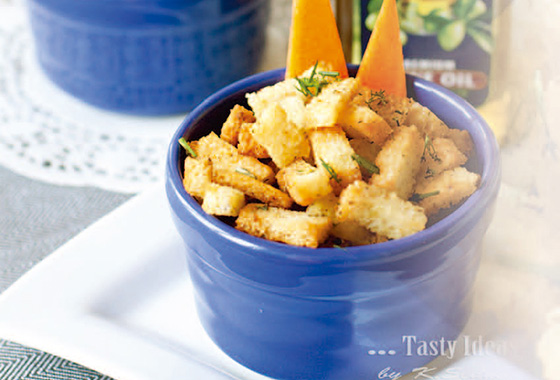 Fragrant cracker with Italian herbs